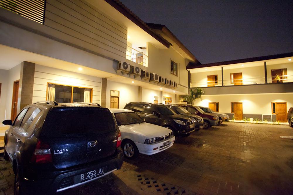 Benito Residence Tangerang Exterior foto