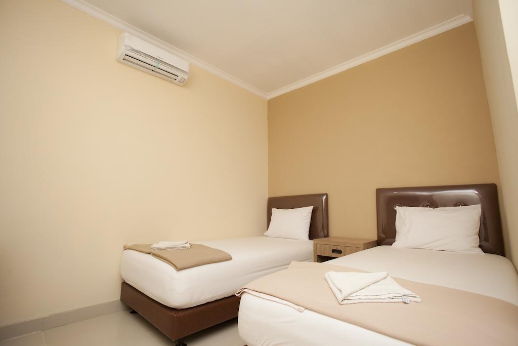 Benito Residence Tangerang Habitación foto